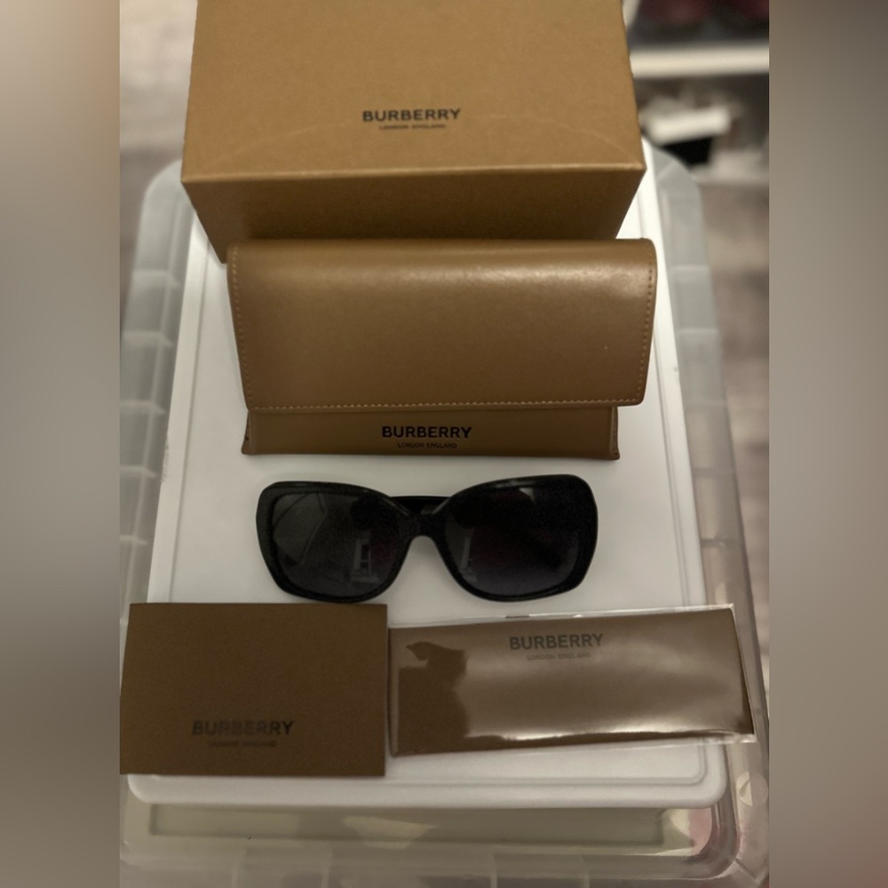 Authentic Burberry Novacheck  sunglasses with case and box